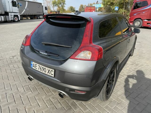 Серый Вольво Ц30, объемом двигателя 2 л и пробегом 230 тыс. км за 6000 $, фото 3 на Automoto.ua