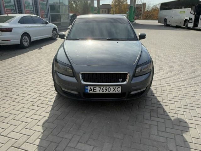 Серый Вольво Ц30, объемом двигателя 2 л и пробегом 230 тыс. км за 6000 $, фото 2 на Automoto.ua