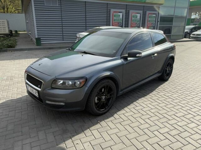 Серый Вольво Ц30, объемом двигателя 2 л и пробегом 230 тыс. км за 6000 $, фото 1 на Automoto.ua