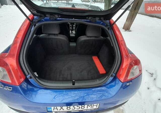 Синий Вольво Ц30, объемом двигателя 1.56 л и пробегом 172 тыс. км за 6200 $, фото 4 на Automoto.ua