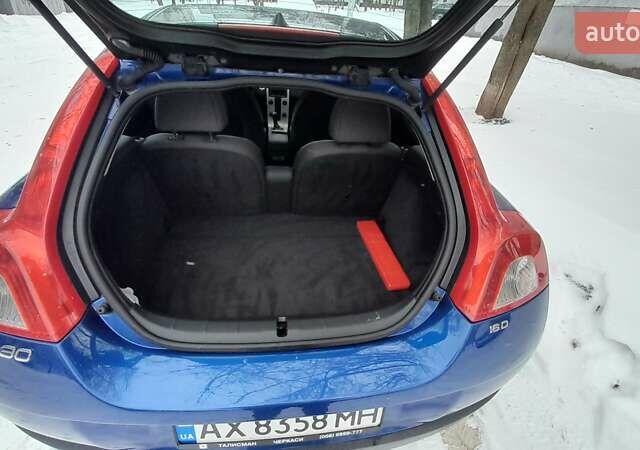 Синий Вольво Ц30, объемом двигателя 1.56 л и пробегом 172 тыс. км за 6200 $, фото 1 на Automoto.ua