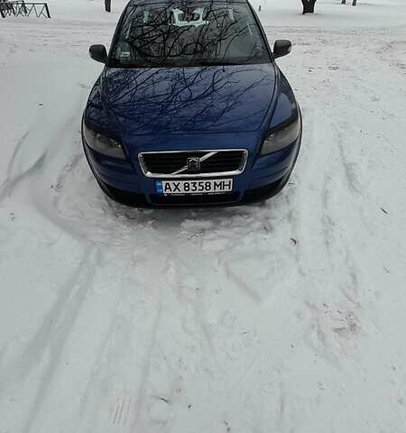 Синий Вольво Ц30, объемом двигателя 1.56 л и пробегом 172 тыс. км за 6200 $, фото 6 на Automoto.ua