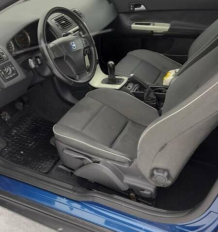 Синий Вольво Ц30, объемом двигателя 1.56 л и пробегом 172 тыс. км за 6200 $, фото 28 на Automoto.ua