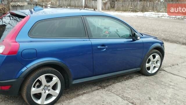 Синий Вольво Ц30, объемом двигателя 0 л и пробегом 218 тыс. км за 4800 $, фото 2 на Automoto.ua