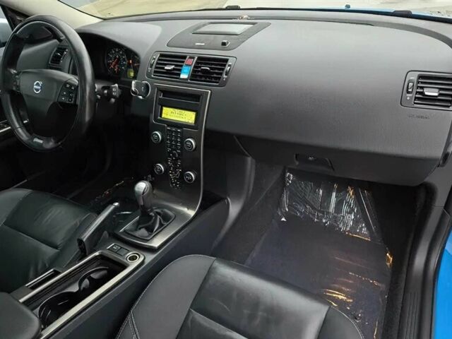 Вольво Ц30 2013 в Черкассах на Automoto.ua Синий Вольво Ц30, объемом двигателя 2.5 л и пробегом 83 тыс. км за 6500 $, фото 8 на Automoto.ua