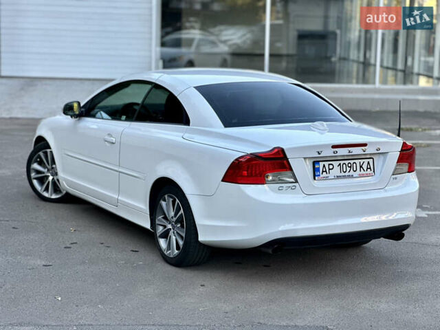 Белый Вольво Ц70, объемом двигателя 2.52 л и пробегом 245 тыс. км за 11500 $, фото 15 на Automoto.ua