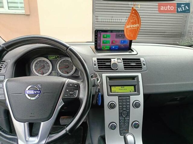 Белый Вольво Ц70, объемом двигателя 2.52 л и пробегом 315 тыс. км за 12300 $, фото 10 на Automoto.ua