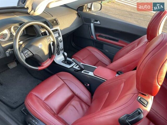 Белый Вольво Ц70, объемом двигателя 2.52 л и пробегом 234 тыс. км за 12500 $, фото 13 на Automoto.ua