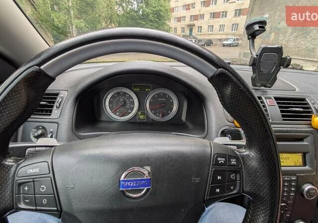 Белый Вольво Ц70, объемом двигателя 2.52 л и пробегом 225 тыс. км за 9999 $, фото 3 на Automoto.ua