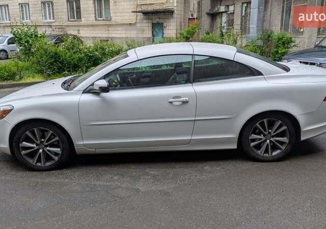 Белый Вольво Ц70, объемом двигателя 2.52 л и пробегом 225 тыс. км за 9999 $, фото 8 на Automoto.ua