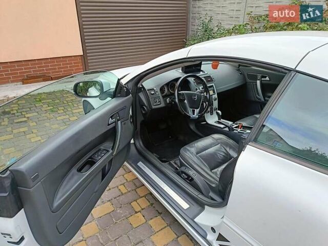 Белый Вольво Ц70, объемом двигателя 2.52 л и пробегом 315 тыс. км за 12300 $, фото 5 на Automoto.ua