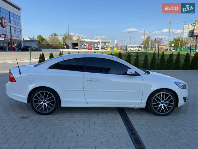 Белый Вольво Ц70, объемом двигателя 2.5 л и пробегом 265 тыс. км за 9600 $, фото 14 на Automoto.ua