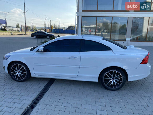 Белый Вольво Ц70, объемом двигателя 2.5 л и пробегом 265 тыс. км за 9600 $, фото 17 на Automoto.ua