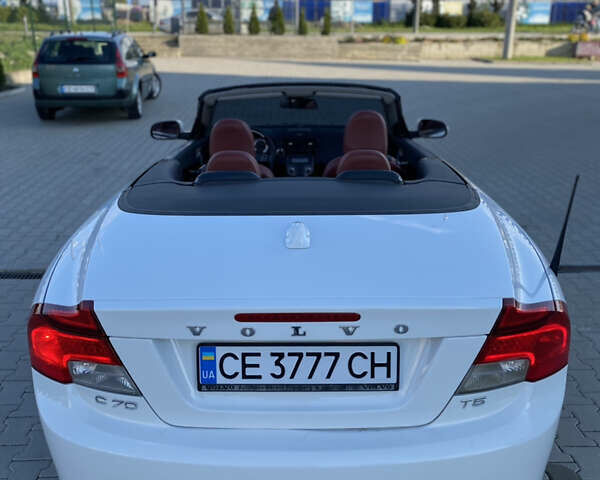 Белый Вольво Ц70, объемом двигателя 2.5 л и пробегом 265 тыс. км за 9600 $, фото 3 на Automoto.ua