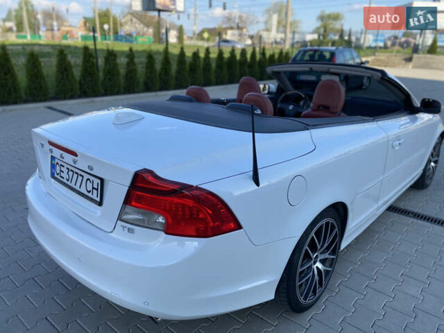 Белый Вольво Ц70, объемом двигателя 2.5 л и пробегом 265 тыс. км за 9600 $, фото 4 на Automoto.ua