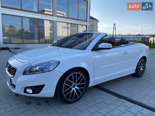 Белый Вольво Ц70, объемом двигателя 2.5 л и пробегом 265 тыс. км за 9600 $, фото 7 на Automoto.ua