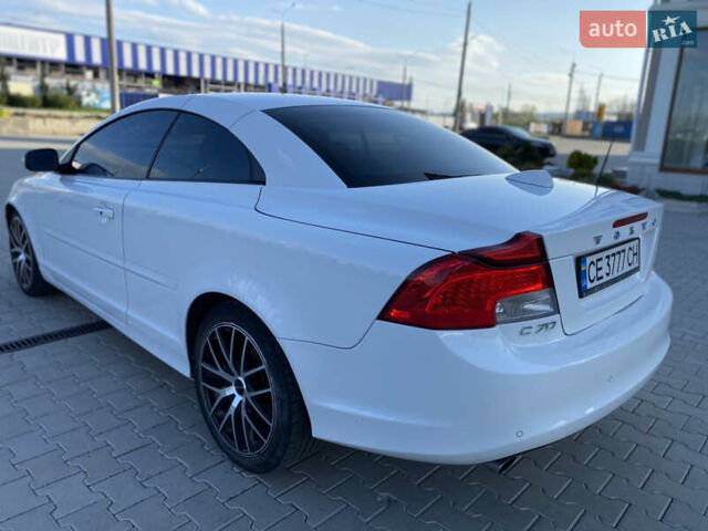 Белый Вольво Ц70, объемом двигателя 2.5 л и пробегом 265 тыс. км за 9600 $, фото 16 на Automoto.ua