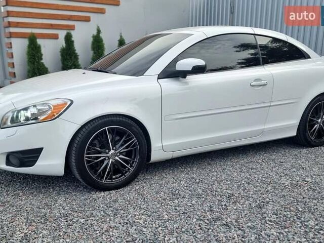 Білий Вольво C70, об'ємом двигуна 2.52 л та пробігом 165 тис. км за 12500 $, фото 8 на Automoto.ua