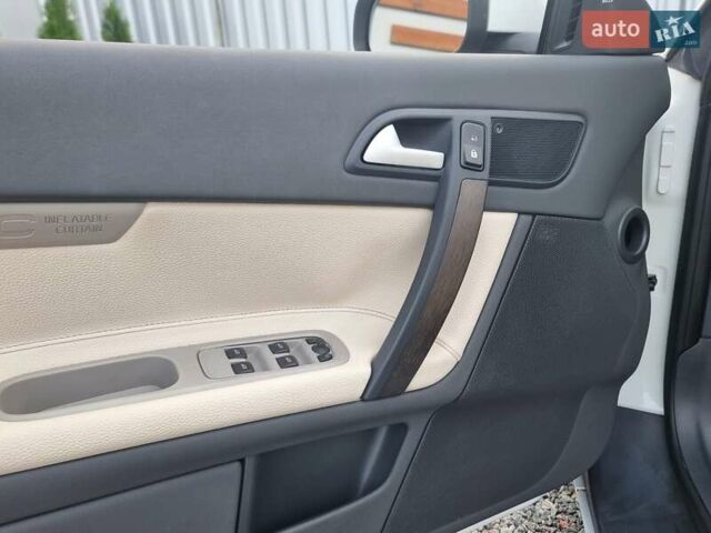Білий Вольво C70, об'ємом двигуна 2.52 л та пробігом 165 тис. км за 12500 $, фото 32 на Automoto.ua