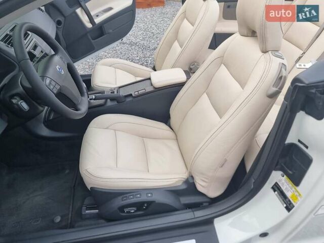 Білий Вольво C70, об'ємом двигуна 2.52 л та пробігом 165 тис. км за 12500 $, фото 33 на Automoto.ua