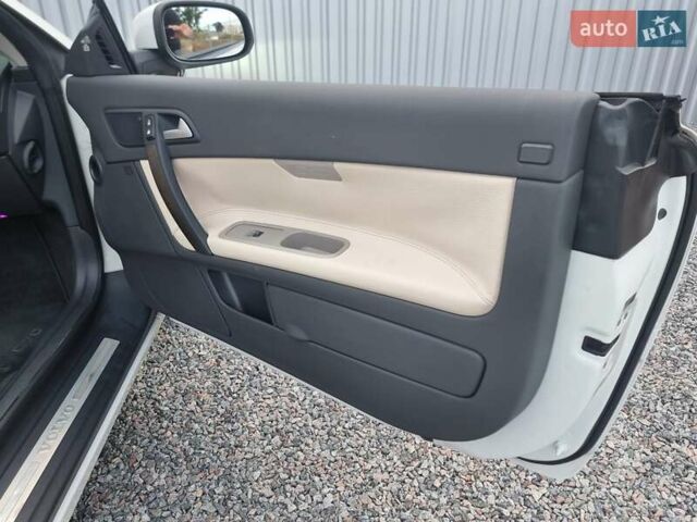 Білий Вольво C70, об'ємом двигуна 2.52 л та пробігом 165 тис. км за 12500 $, фото 23 на Automoto.ua