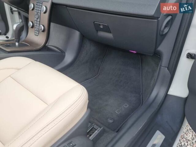 Білий Вольво C70, об'ємом двигуна 2.52 л та пробігом 165 тис. км за 12500 $, фото 26 на Automoto.ua