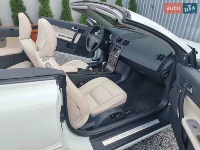 Білий Вольво C70, об'ємом двигуна 2.52 л та пробігом 165 тис. км за 12500 $, фото 24 на Automoto.ua