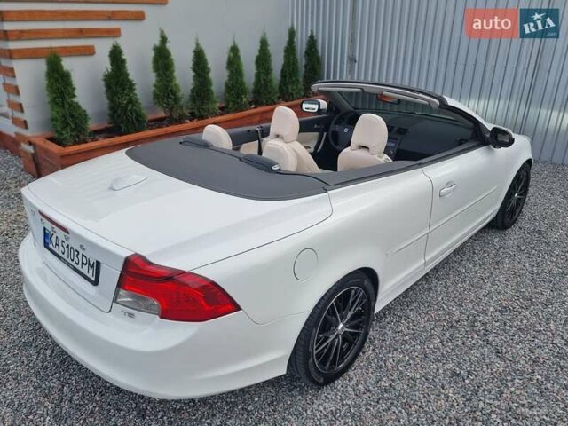 Білий Вольво C70, об'ємом двигуна 2.52 л та пробігом 165 тис. км за 12500 $, фото 20 на Automoto.ua