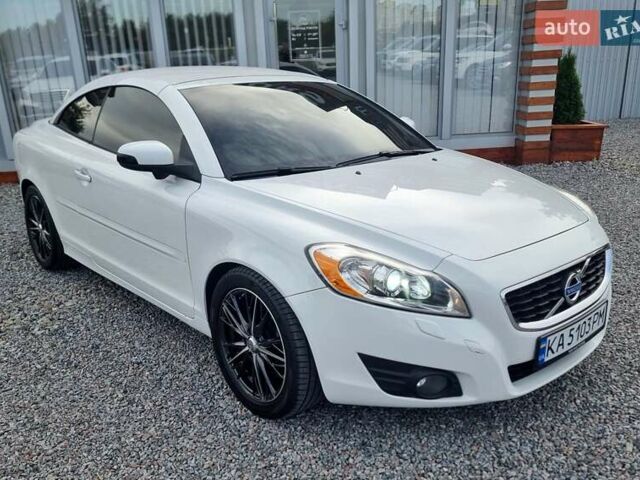 Білий Вольво C70, об'ємом двигуна 2.52 л та пробігом 165 тис. км за 12500 $, фото 9 на Automoto.ua