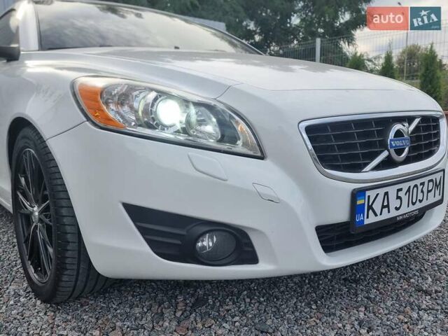 Білий Вольво C70, об'ємом двигуна 2.52 л та пробігом 165 тис. км за 12500 $, фото 3 на Automoto.ua