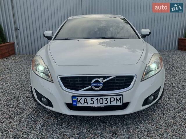 Білий Вольво C70, об'ємом двигуна 2.52 л та пробігом 165 тис. км за 12500 $, фото 2 на Automoto.ua