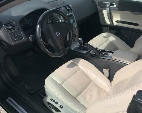 Чорний Вольво C70, об'ємом двигуна 2.4 л та пробігом 245 тис. км за 7500 $, фото 6 на Automoto.ua
