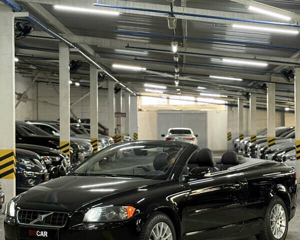 Черный Вольво Ц70, объемом двигателя 2.4 л и пробегом 247 тыс. км за 9200 $, фото 2 на Automoto.ua