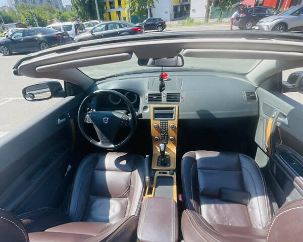 Чорний Вольво C70, об'ємом двигуна 2.52 л та пробігом 215 тис. км за 11200 $, фото 1 на Automoto.ua