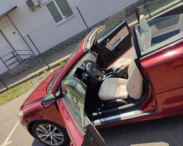 Красный Вольво Ц70, объемом двигателя 2.52 л и пробегом 142 тыс. км за 9900 $, фото 6 на Automoto.ua