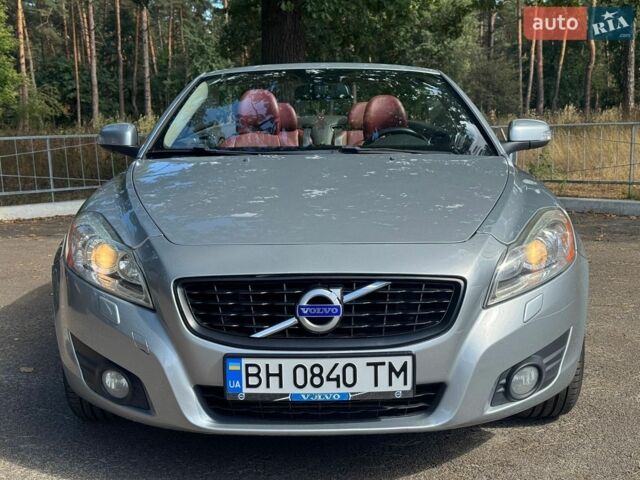 Сірий Вольво C70, об'ємом двигуна 2.52 л та пробігом 127 тис. км за 7999 $, фото 1 на Automoto.ua