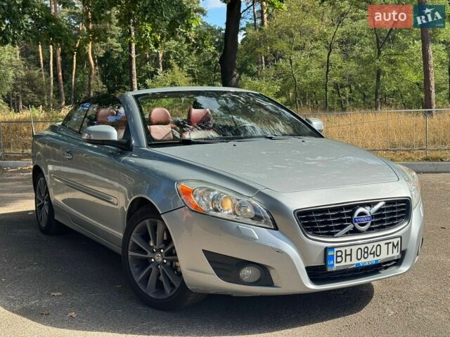Сірий Вольво C70, об'ємом двигуна 2.52 л та пробігом 127 тис. км за 7999 $, фото 2 на Automoto.ua