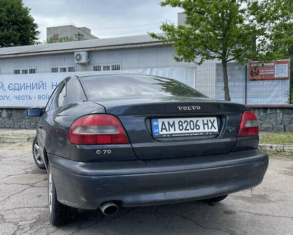 Сірий Вольво C70, об'ємом двигуна 2.44 л та пробігом 270 тис. км за 3600 $, фото 3 на Automoto.ua