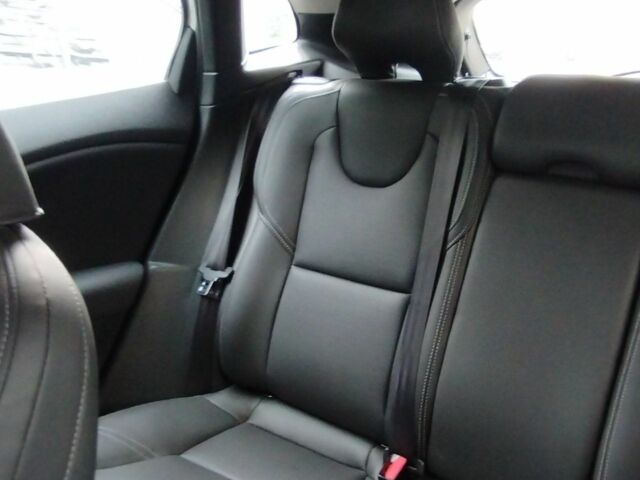 Белый Вольво Другая, объемом двигателя 1.6 л и пробегом 160 тыс. км за 9900 $, фото 7 на Automoto.ua