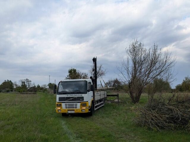 Белый Вольво Другая, объемом двигателя 7.3 л и пробегом 390 тыс. км за 428 $, фото 6 на Automoto.ua