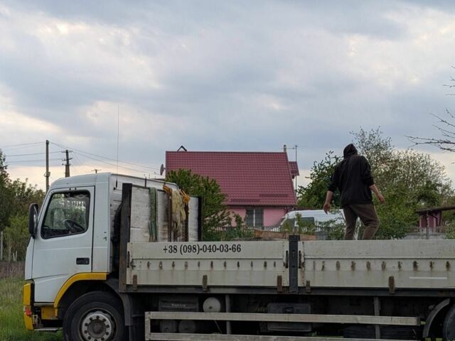 Белый Вольво Другая, объемом двигателя 7.3 л и пробегом 390 тыс. км за 428 $, фото 3 на Automoto.ua