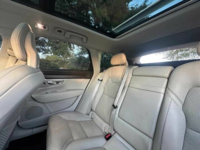 Білий Вольво Інша, об'ємом двигуна 2 л та пробігом 34 тис. км за 10300 $, фото 12 на Automoto.ua