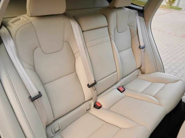 Белый Вольво Другая, объемом двигателя 2 л и пробегом 67 тыс. км за 21000 $, фото 7 на Automoto.ua