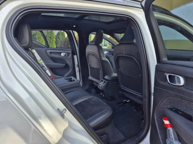 Белый Вольво Другая, объемом двигателя 0 л и пробегом 45 тыс. км за 22000 $, фото 7 на Automoto.ua