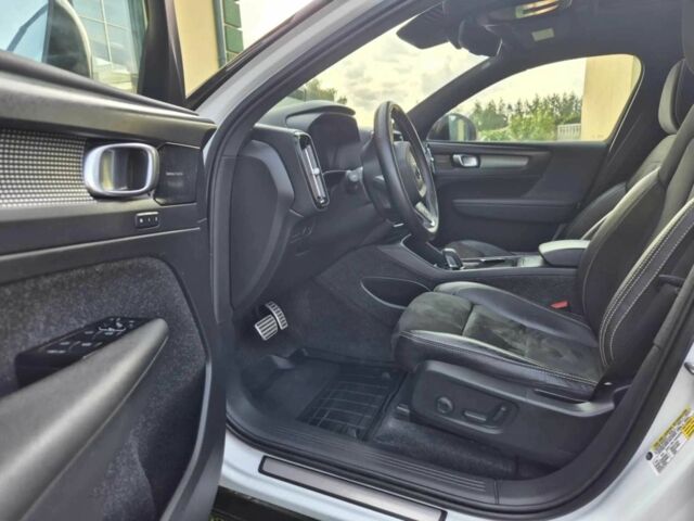 Белый Вольво Другая, объемом двигателя 0 л и пробегом 45 тыс. км за 22000 $, фото 8 на Automoto.ua