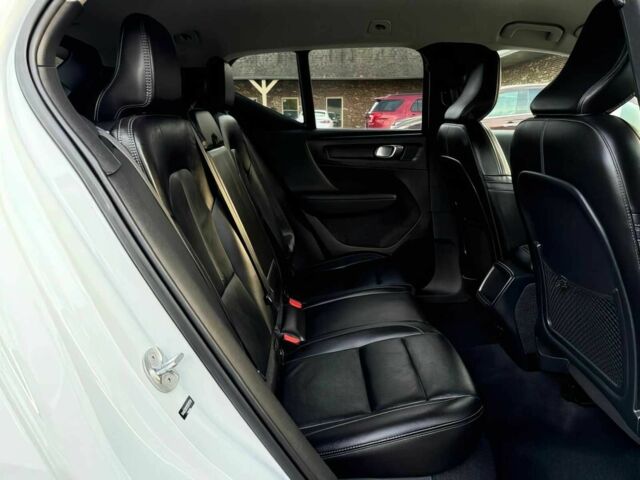 Белый Вольво Другая, объемом двигателя 2 л и пробегом 16 тыс. км за 15900 $, фото 10 на Automoto.ua