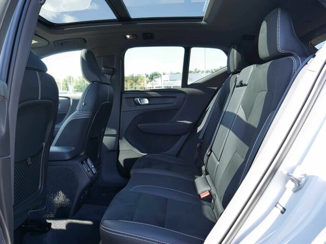 Білий Вольво Інша, об'ємом двигуна 2 л та пробігом 14 тис. км за 16500 $, фото 10 на Automoto.ua