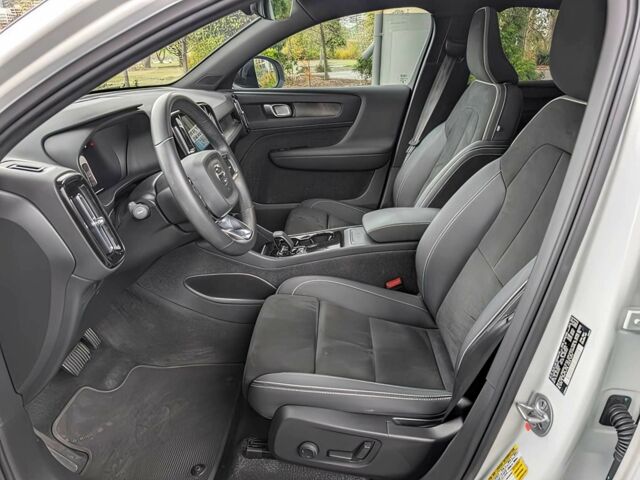 Белый Вольво Другая, объемом двигателя 0 л и пробегом 24 тыс. км за 16000 $, фото 9 на Automoto.ua