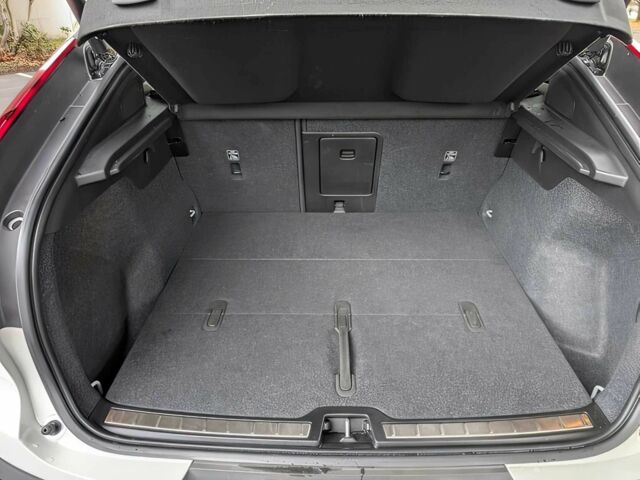 Белый Вольво Другая, объемом двигателя 0 л и пробегом 24 тыс. км за 16000 $, фото 15 на Automoto.ua