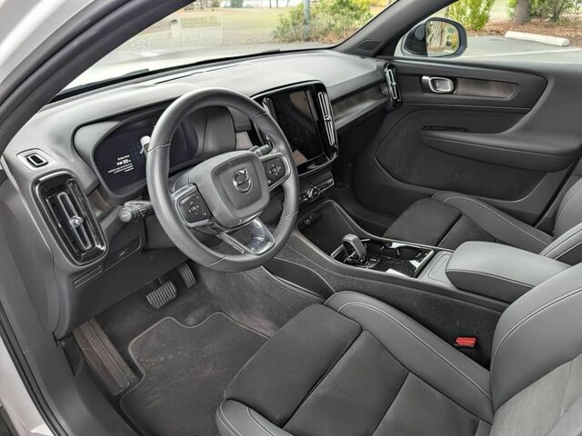 Белый Вольво Другая, объемом двигателя 0 л и пробегом 24 тыс. км за 16000 $, фото 8 на Automoto.ua